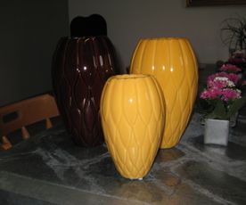Vase i brun og gul